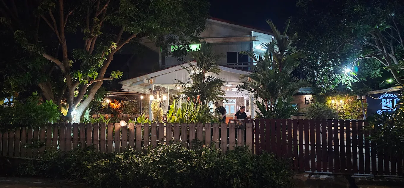 DiDiNE Restaurant at night